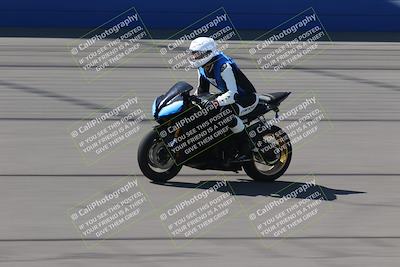 media/Aug-27-2022-Fastrack Riders (Sat) [[c588535105]]/Level 1/Session 1 Start Finish/